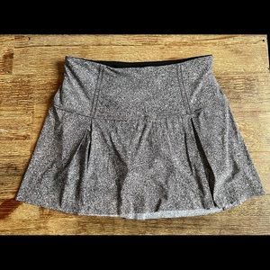Lululemon pleated skort size 6 Tall